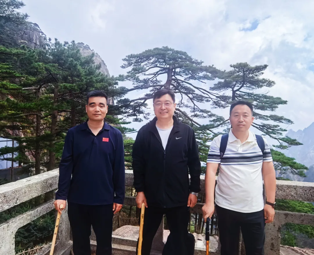 4b0822caa17a4b8c89c3e3f785012f54.gif